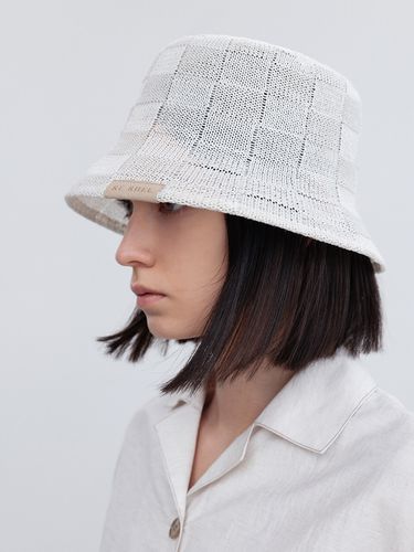 Checkered Pattern Bucket Hat - RE RHEE - Modalova