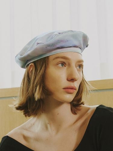 Marble Satin beret - poesiedame - Modalova