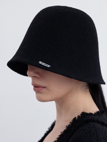 Rear Slit Cloche Hat (Black) - RE RHEE - Modalova