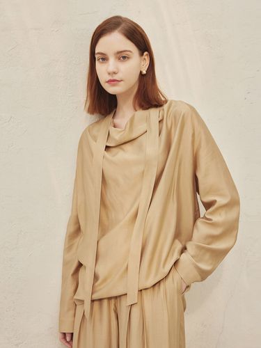 Henna Strap Drape Blouse_Beige - a.riff - Modalova