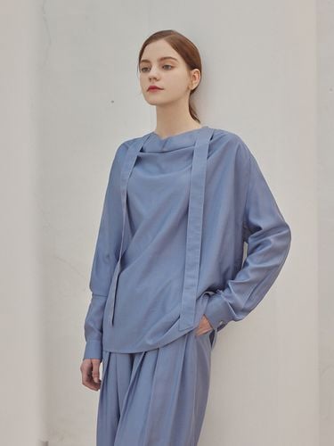 Henna Strap Drape Blouse_Blue - a.riff - Modalova