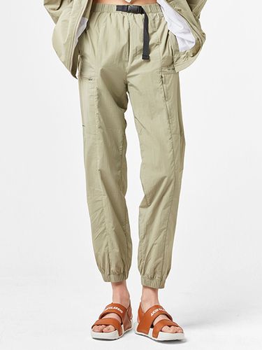 Cool Utility Pants (Light Khaki) - AKIII CLASSIC - Modalova