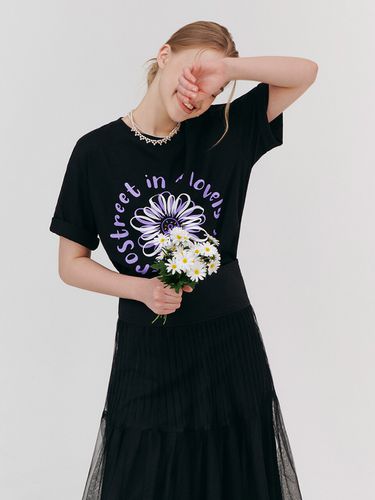 Flower T-Shirt (Black) - ZEROSTREET - Modalova