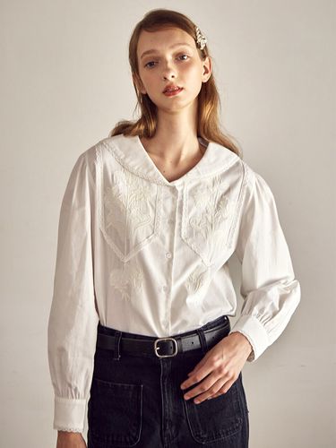 Sailor Embroidered Blouse - VITALSIGN - Modalova