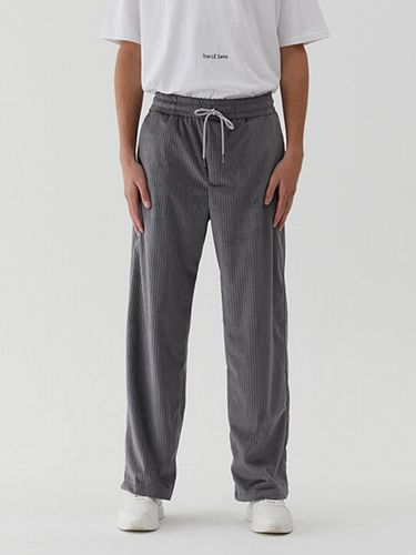 Shine Corduroy Pleats Training Pants _ Charcoal - Trip LE Sens - Modalova