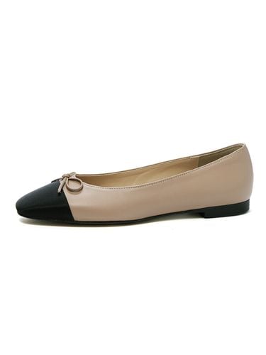 Two-tone Combi Flat Shoes_Skin Beige - BRIANA - Modalova