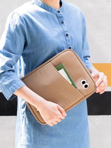 Inches] Som Som Tablet/Ipad Pouch - Livework - Modalova