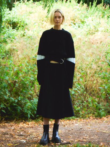 Belted Stitch Skirt_Black - AVA MOLLI - Modalova