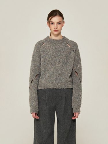 Boucle Yarn Slit Detail Knit_Grey - AVA MOLLI - Modalova