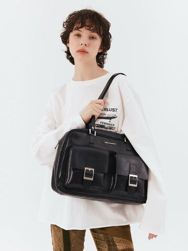 Trapezoid PK Shoulder Bag (Black) - FILLINTHEBLANK - Modalova