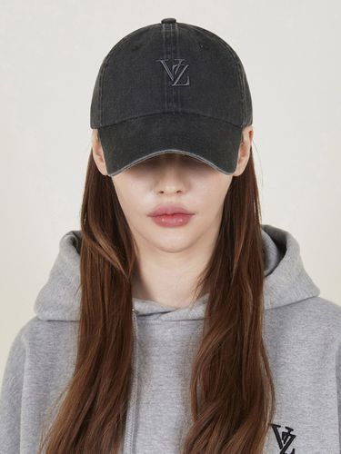 D Monogram Pigment Over Fit Ball Cap - VARZAR - Modalova