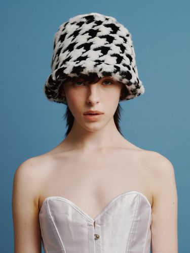 Fur Meatel Hat In Houndstooth Check - poesiedame - Modalova