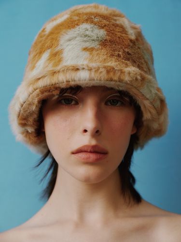 Fur Meatel Hat In Aqua Mix - poesiedame - Modalova