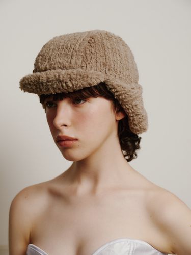 Braid Earflap Hat In Mocha Beige - poesiedame - Modalova