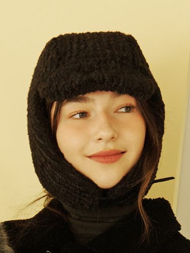 Braid Earflap Hat In Black - poesiedame - Modalova