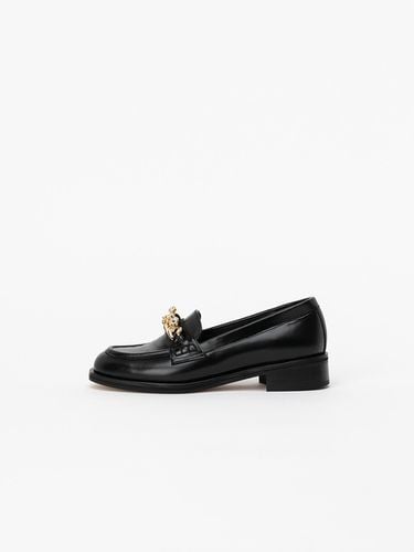 Mezza Embellished Chain Loafers in - CHAUSSURE LAPIN - Modalova