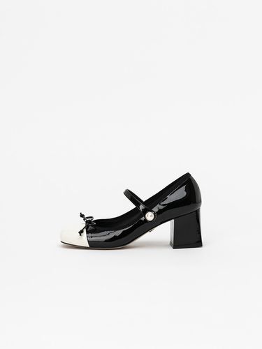 Tune Maryjane Pumps in And Milky - CHAUSSURE LAPIN - Modalova