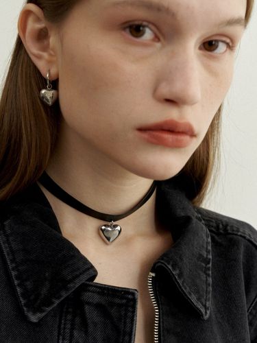 LMM Classic Heart Leather Choker - LOVE ME MONSTER - Modalova