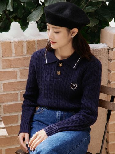 Logo Collar Cable Knit (Navy) - ROLAROLA - Modalova