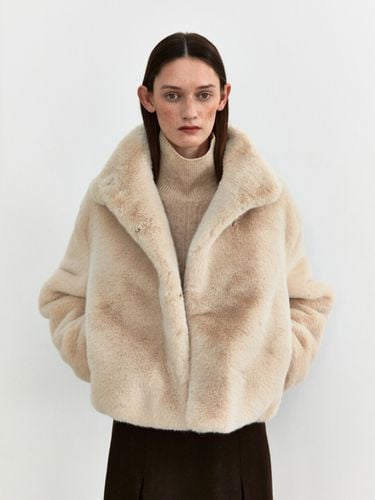 TWW High Neck Eco Fur Jacket - MOHAN - Modalova