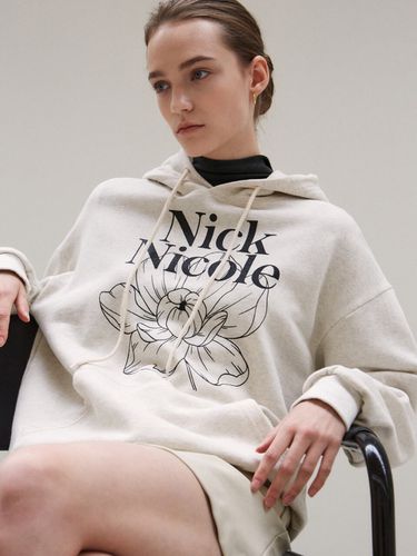 Nicole Signature Hoodie - NICK&NICOLE - Modalova