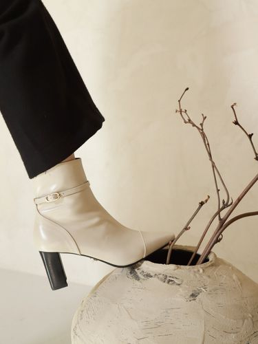 Belt Ankle Boots/ Cream Beige - LOVEDEWY - Modalova