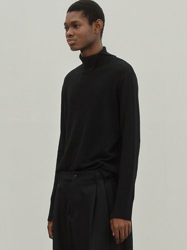 Cashmere Slit Turtle Neck Knit _ - NOIRER - Modalova