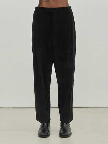 Corduroy One Tuck Wide Pants _ - NOIRER - Modalova