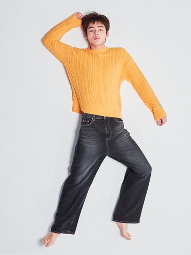 Ms Boucle Cable-Knitted Sweater _Orange - INSTANTFUNK - Modalova