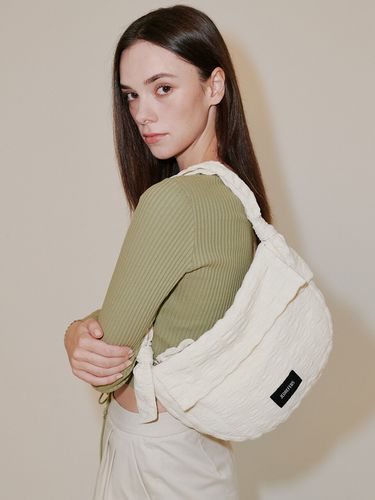 Pil Halfmoon Bag (5 Colors) - JEDREFEB5 - Modalova