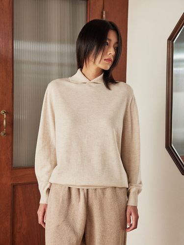 Hommage Turtle Neck Knit (Beige) - whatever we want - Modalova