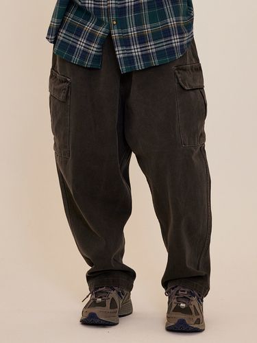 CB Pigment Cargo Pants (Charcoal) - CARGOBROS - Modalova