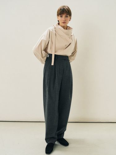 Two Tuck Wool Slacks _Grey - MAISONMARAIS - Modalova