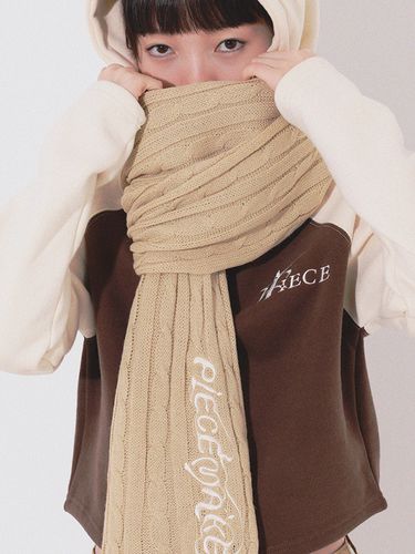 Ethnic Cable Knit Muffler [Beige] - PIECEMAKER - Modalova