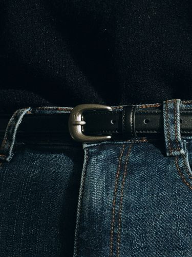 Simple Slim Leather Belt_Black - LOEIL - Modalova