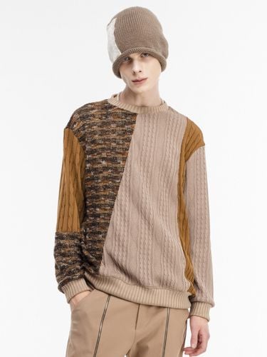 Multi Fabric Combine Knit (Brown) - The GREATEST - Modalova