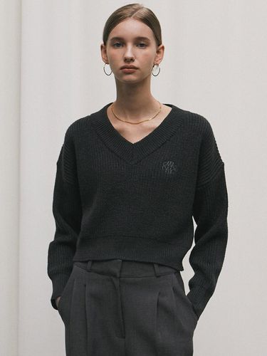 Nicole Crop V-neck Knit Sweater _Charcoal - NICK&NICOLE - Modalova