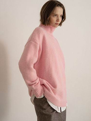 KN4209 Oversized Turtleneck Knit_Pastel Pink - vanone atelier - Modalova