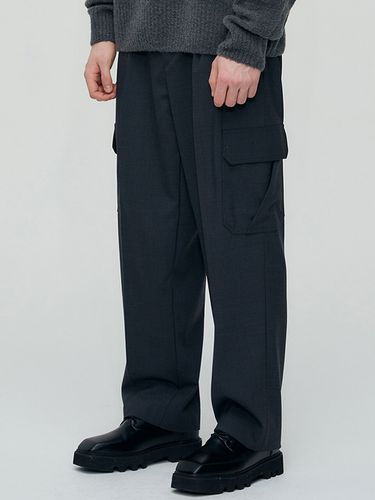 Tuck Wool Cargo Slacks [] - FINSDRUCK - Modalova