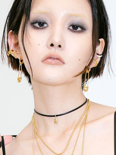 Tear Drop Leather Choker _ 2 Colors - August Harmony - Modalova