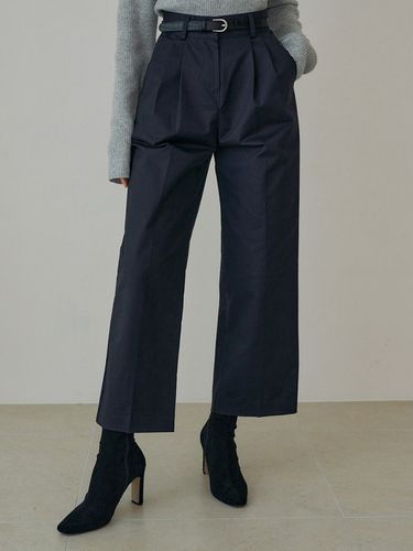 DRO Wide-Fit Two-Tucks Pants _ Navy - REORG - Modalova