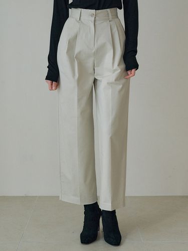 DRO Wide-Fit Two-Tucks Pants _ - REORG - Modalova