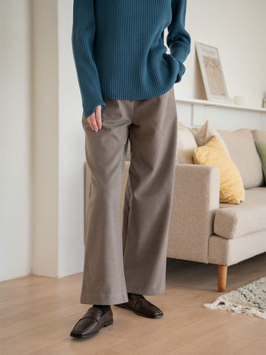 Slim Two Tuck Slacks _Brown - We’Dee - Modalova