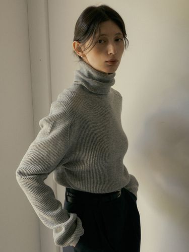 DRO Turtleneck Ribbed-Knit Sweater _ - REORG - Modalova