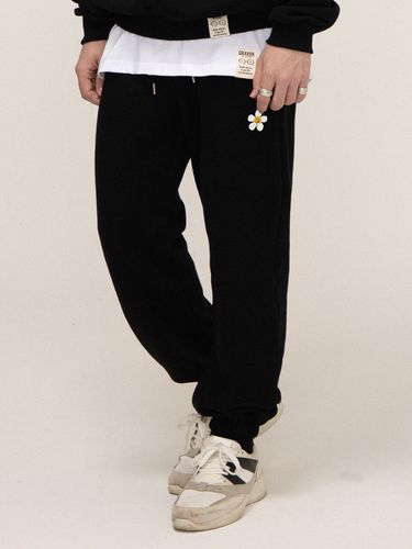 Flower Dot Embroidery Jogger Sweatpants _ 3 colors - GRAVER - Modalova