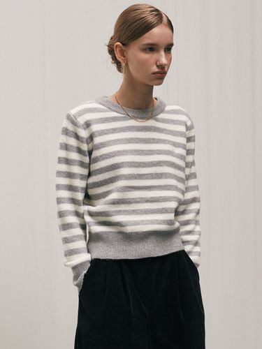 Nicole Stripe Round Neck Knit Sweater _Gray - NICK&NICOLE - Modalova