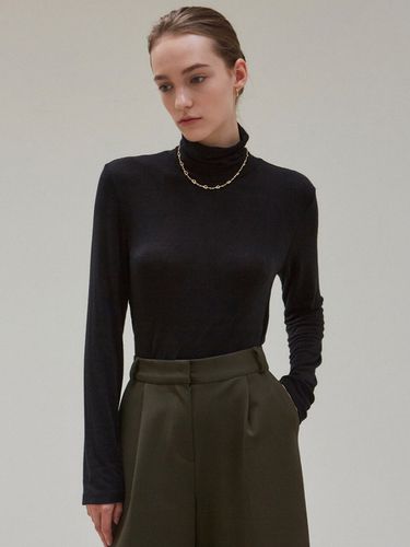 Long Sleeve Turtleneck Top _Black - NICK&NICOLE - Modalova