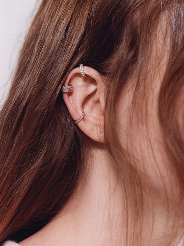 CZ 4L Ear Cuff (White) - BAEBAE - Modalova