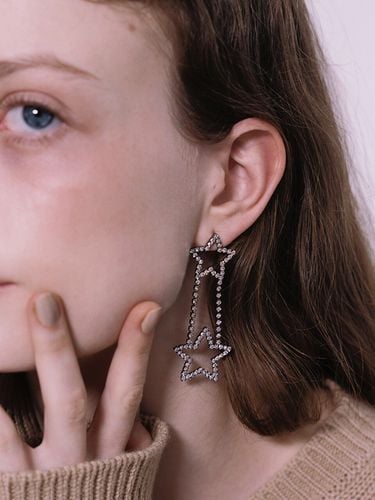 Star Sis Earring (Black) - BAEBAE - Modalova