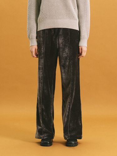 Wide-Fit Velour Pants _ Charcoal - Wrangler - Modalova